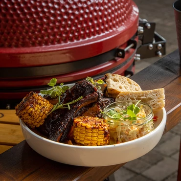 Nyáresti grillvacsora a Follyban